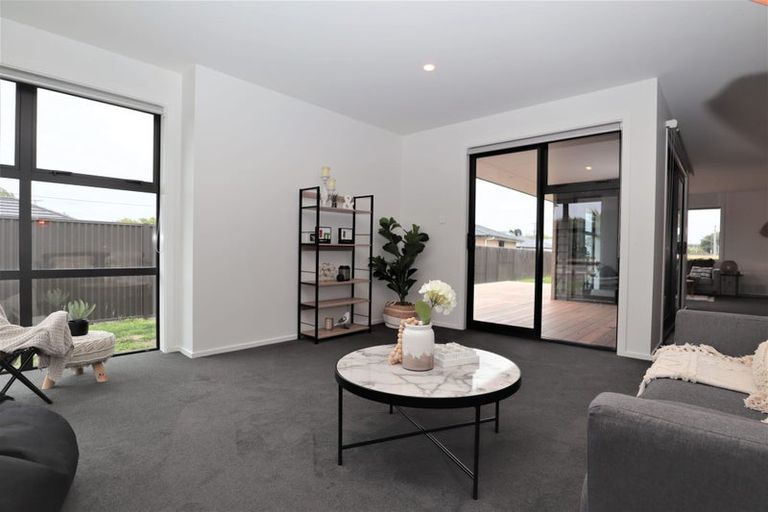 Photo of property in 5 North Foreland Street, Waihola, Milton, 9073