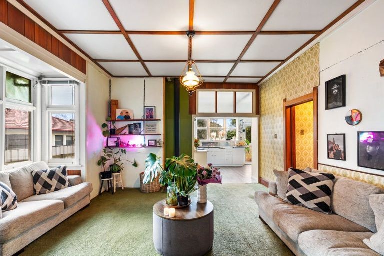 Photo of property in 11 Moeller Street, Taradale, Napier, 4112