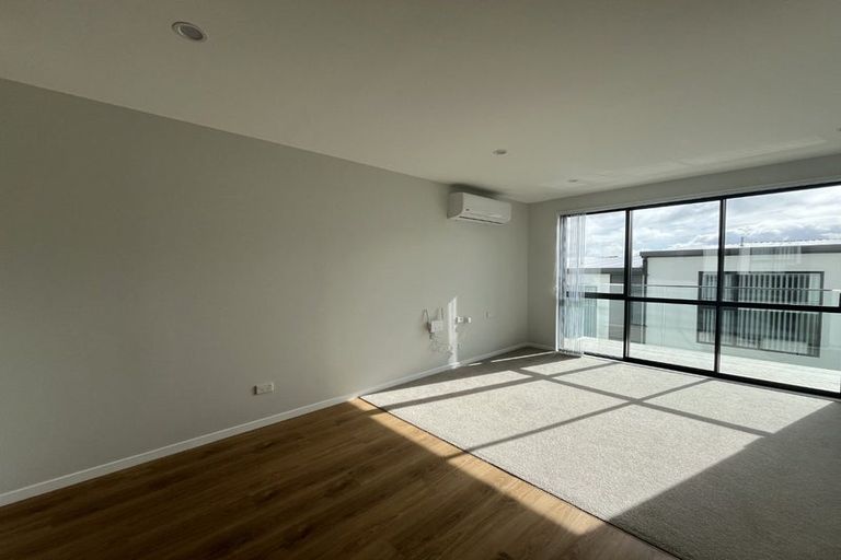 Photo of property in 31 Hinonga Loop, Silverdale, 0932