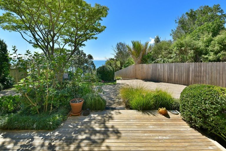 Photo of property in 106 Vipond Road, Stanmore Bay, Whangaparaoa, 0932