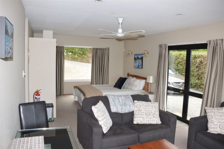 Photo of property in 6888h Christchurch Akaroa Road, Takamatua, 7581