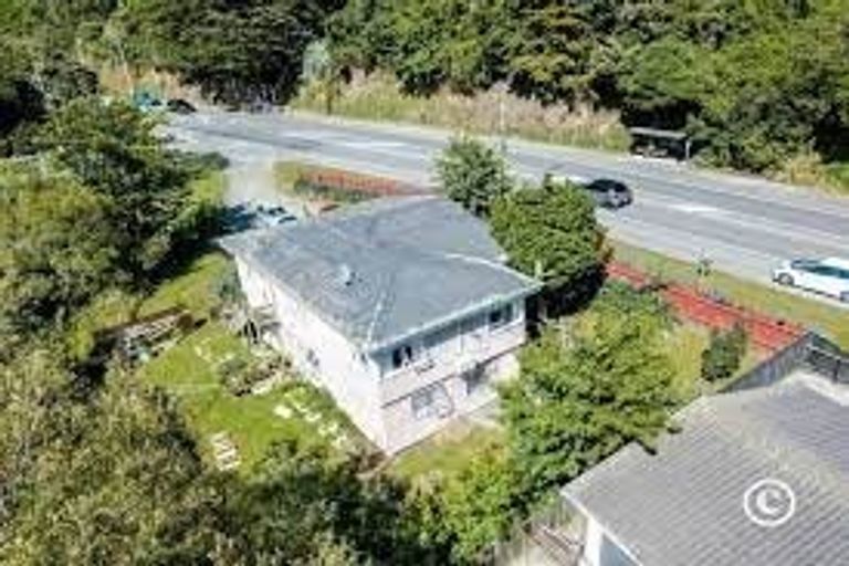 Photo of property in 292 Main Road, Tawa, Wellington, 5028
