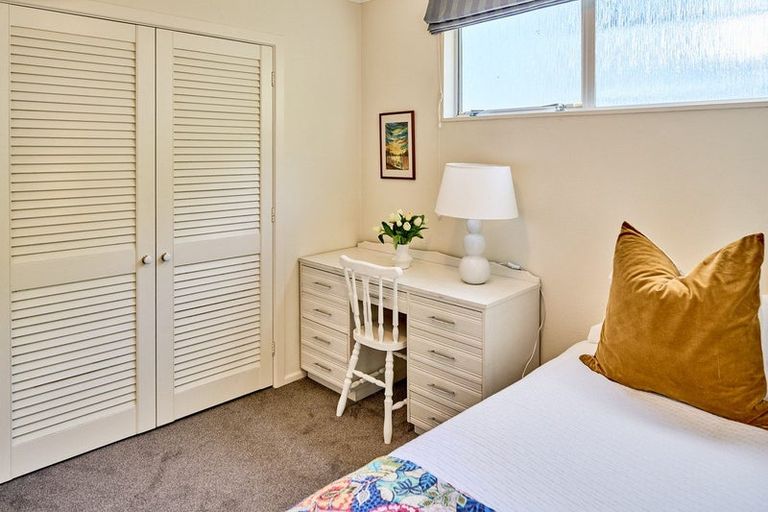 Photo of property in 54 Gloaming Hill, Titahi Bay, Porirua, 5022