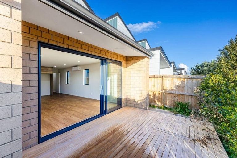 Photo of property in 25 John Gray Street, Papakura, 2110