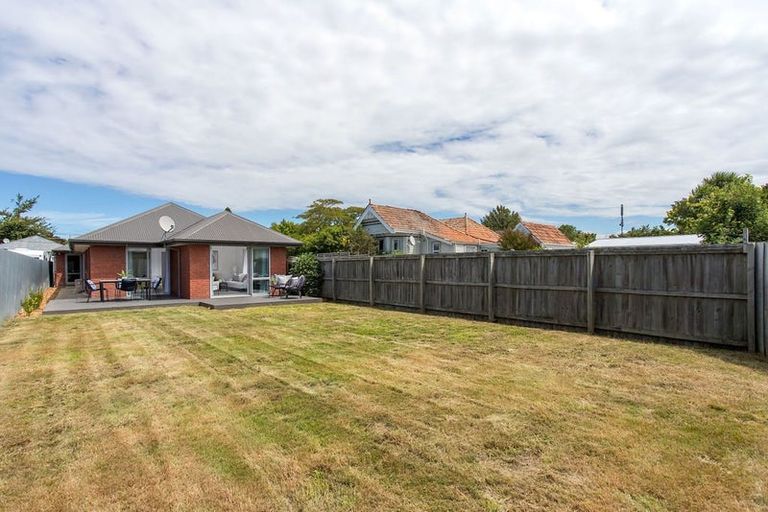 Photo of property in 17 Medway Street, Richmond, Christchurch, 8013