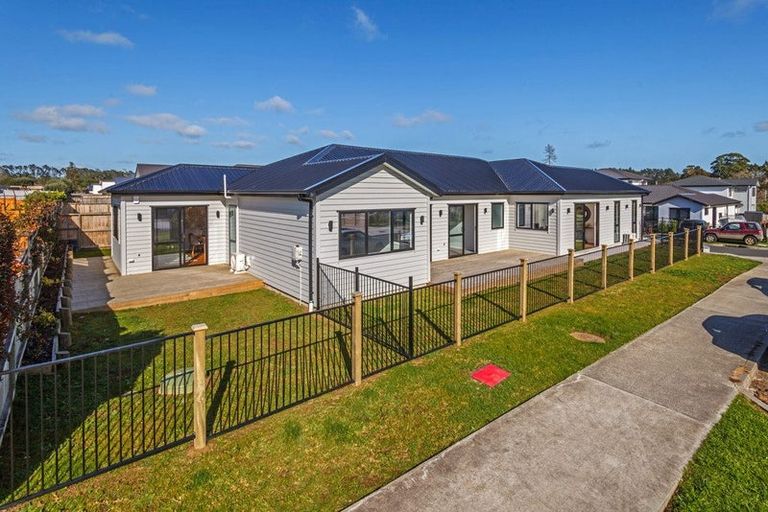 Photo of property in 11 Lewis Younie Road, Kumeu, 0810