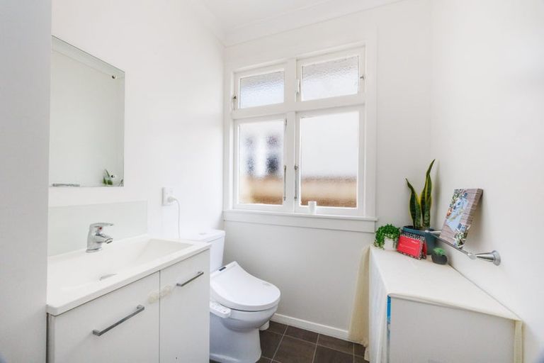 Photo of property in 35 Hardie Street, Hokowhitu, Palmerston North, 4410