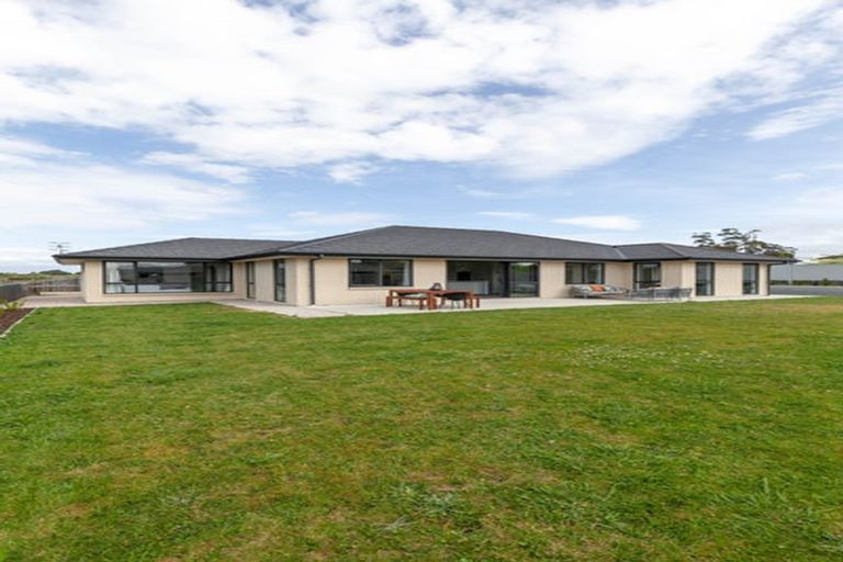 Photo of property in 3 Les Wakefield Road, Mapua, 7005