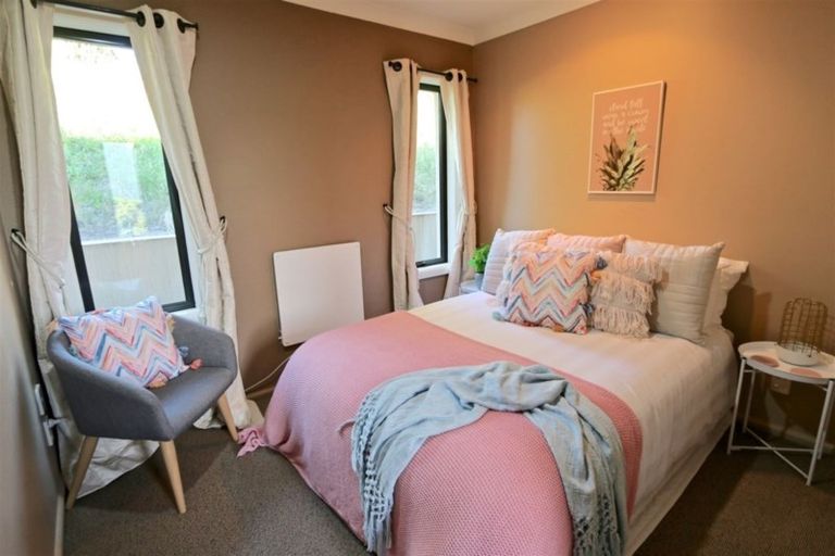 Photo of property in 36 Rockview Place, Mount Pleasant, Christchurch, 8081