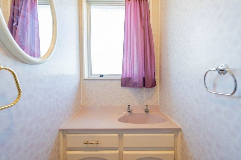 Photo of property in 25 Mckerrow Street, Te Anau, 9600