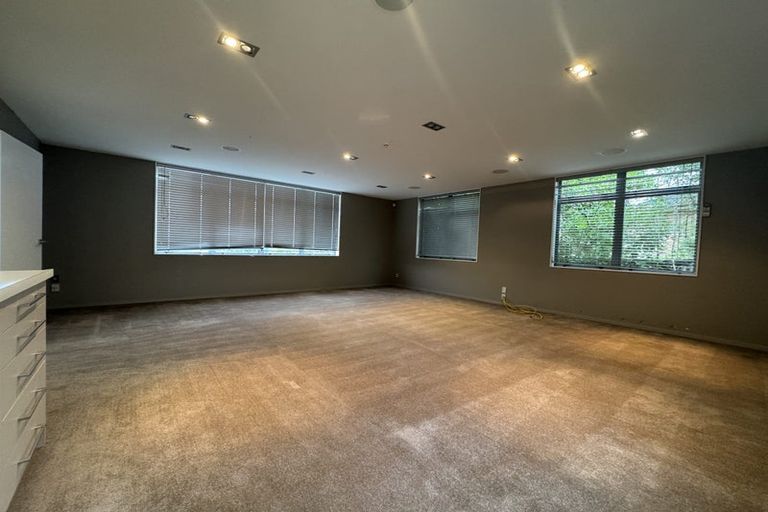 Photo of property in 77 Kittiwake Drive, Schnapper Rock, Auckland, 0632