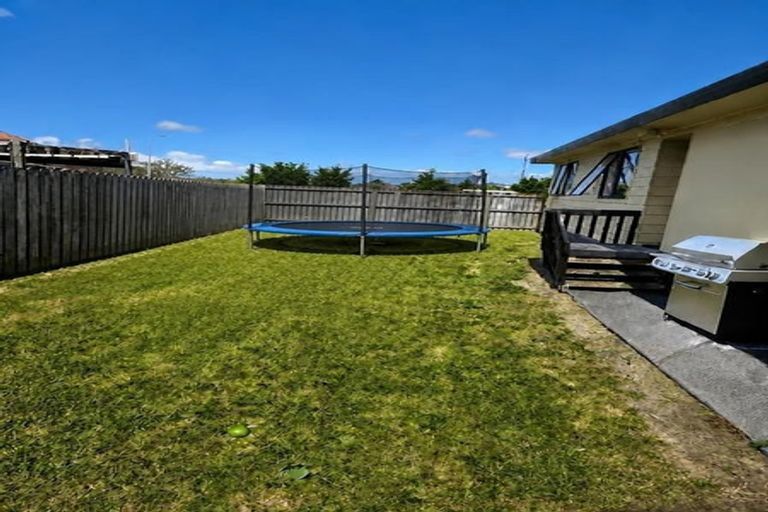 Photo of property in 1/21 Penion Drive, Flat Bush, Auckland, 2023