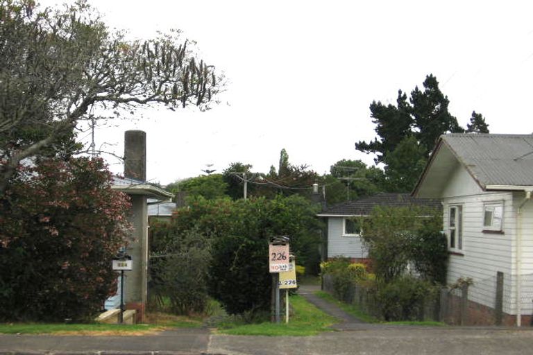 Photo of property in 1/226 Birkdale Road, Birkdale, Auckland, 0626