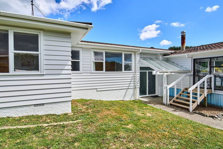 Photo of property in 37 Pembroke Street, Tawa, Wellington, 5028