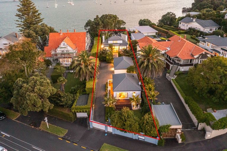 Photo of property in 13 Stanley Point Road, Stanley Point, Auckland, 0624