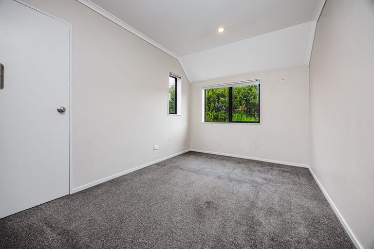 Photo of property in 31d Chieftain Rise, Goodwood Heights, Auckland, 2105