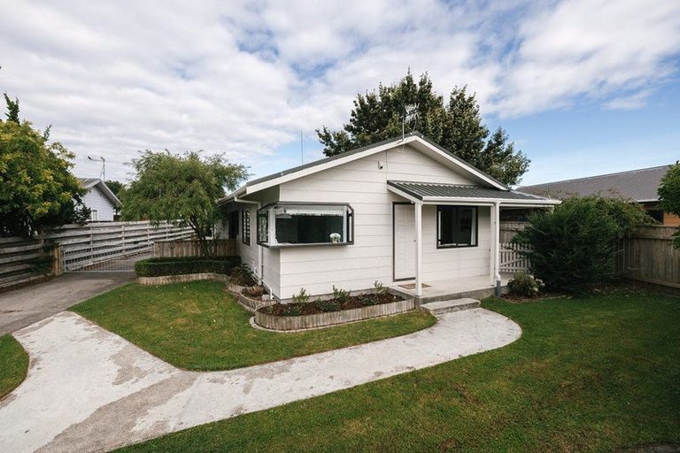 Photo of property in 38 Peppertree Glade, Kelvin Grove, Palmerston North, 4414