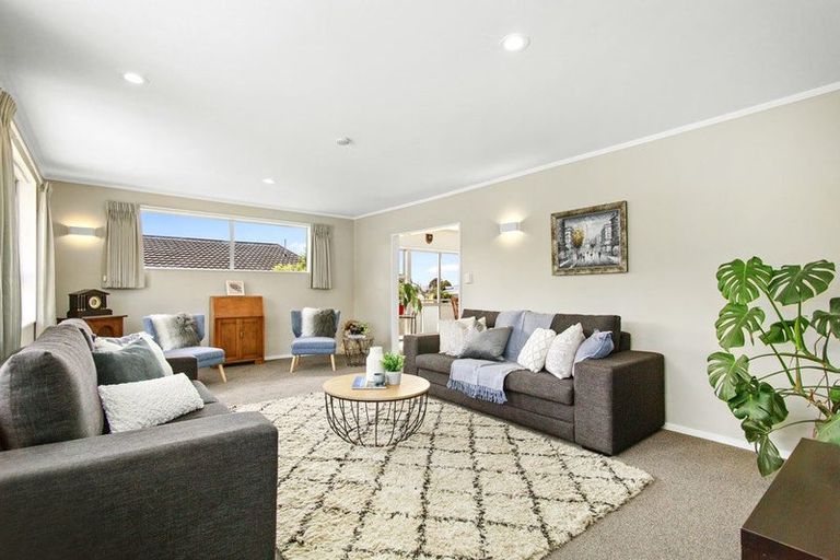 Photo of property in 64 Oriel Avenue, Tawa, Wellington, 5028