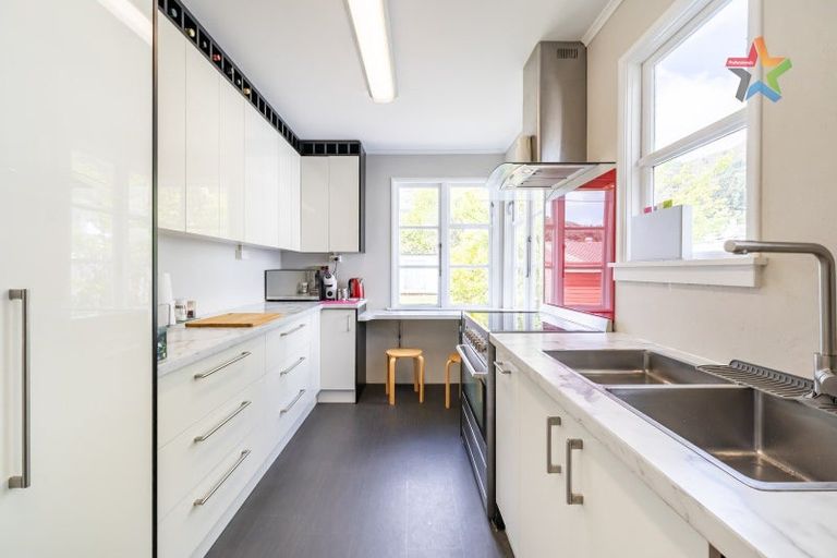 Photo of property in 93 Seddon Street, Naenae, Lower Hutt, 5011