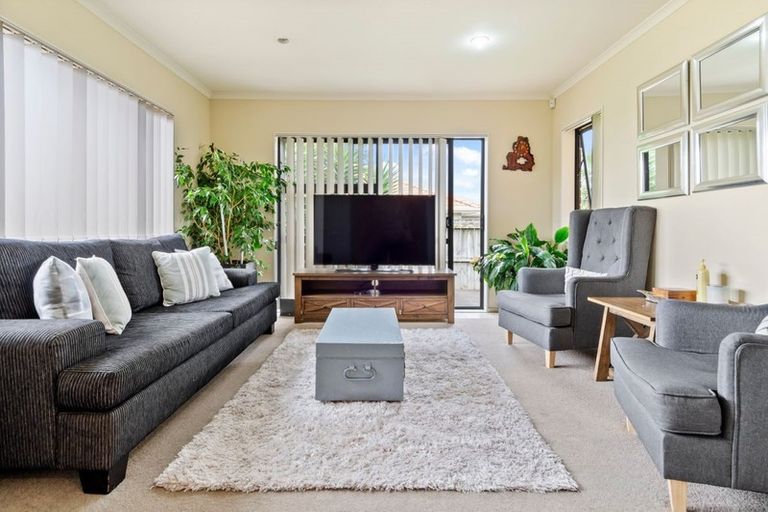 Photo of property in 6 Cathcart Close, Pukekohe, 2120