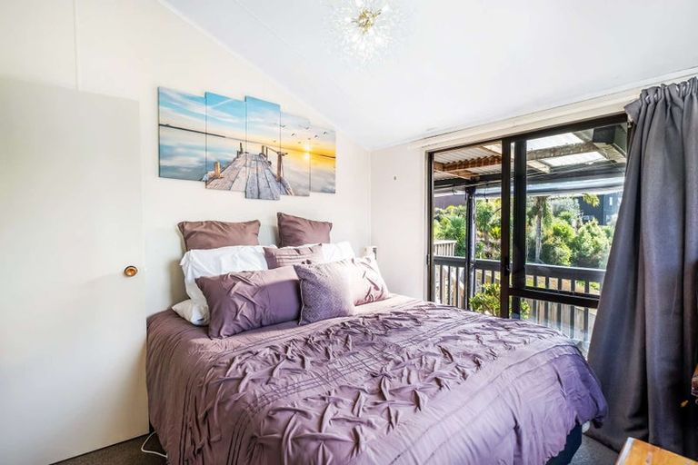 Photo of property in 54 Powells Road, Cable Bay, 0420