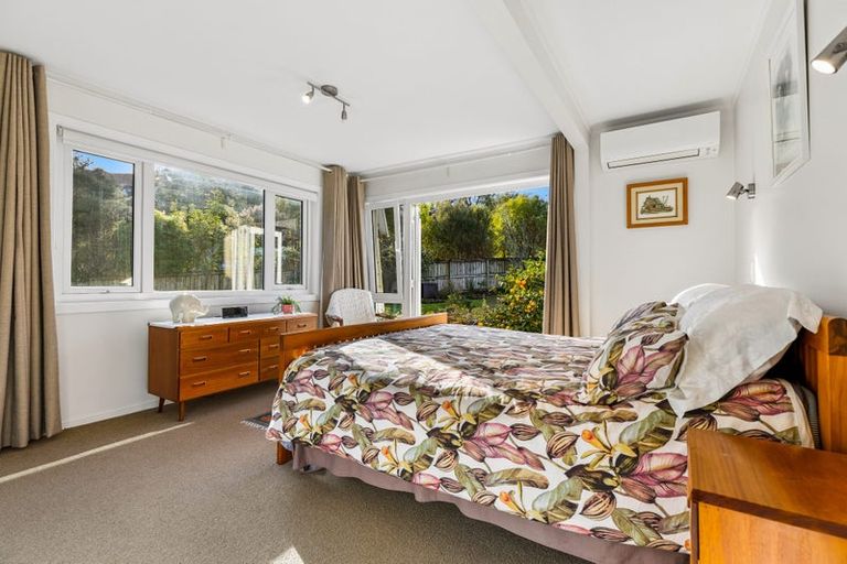 Photo of property in 15a Whangaparaoa Road, Red Beach, 0932