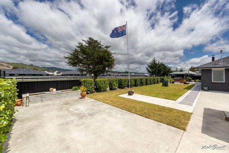 Photo of property in 33 Buddle Road, Wallaceville, Upper Hutt, 5018