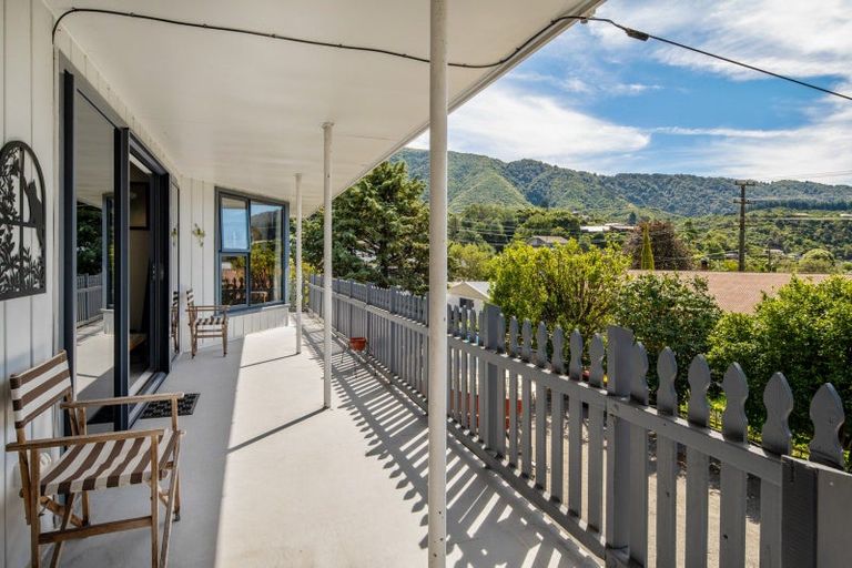 Photo of property in 20a Canterbury Street, Picton, 7220