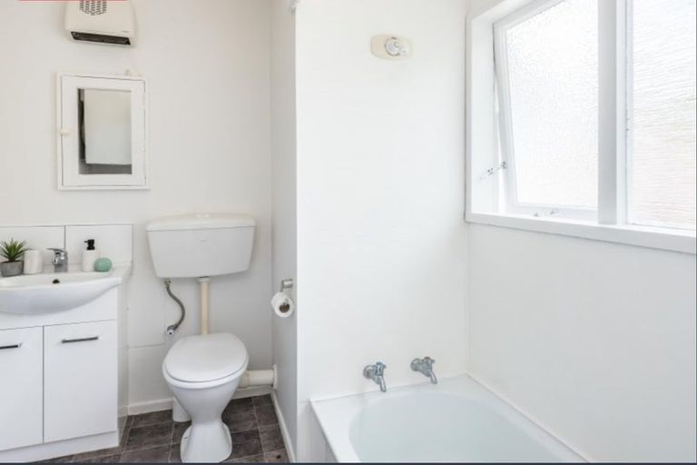 Photo of property in 30a Friend Street, Karori, Wellington, 6012