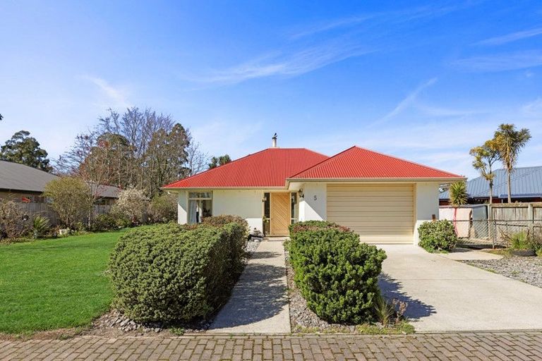 Photo of property in 5 Birchside Lane, Tinwald, Ashburton, 7700