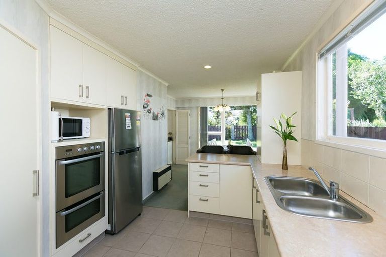 Photo of property in 9 Nevada Drive, Merrilands, New Plymouth, 4312