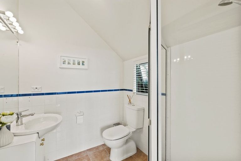 Photo of property in 2/47 Rangitoto Terrace, Milford, Auckland, 0620