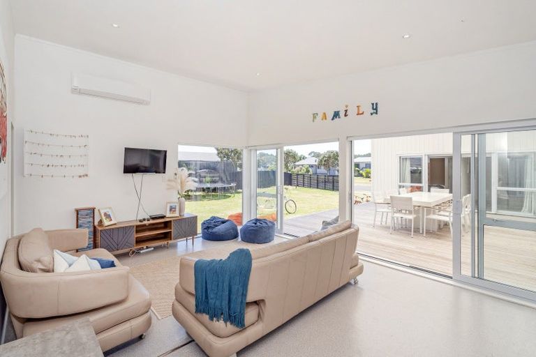 Photo of property in 134 Harbour Drive, Matarangi, Whitianga, 3592