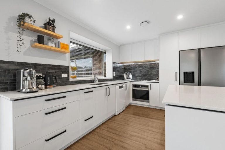 Photo of property in 44 Welsford Street, Woodend, 7610