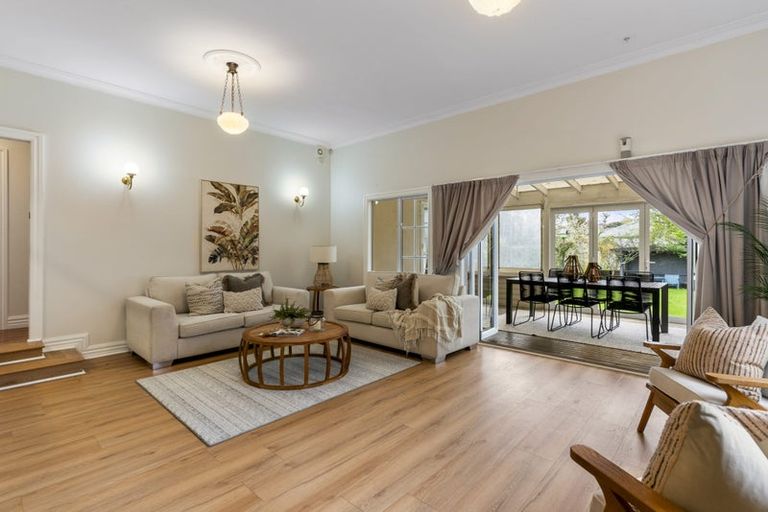 Photo of property in 33 Churchill Road, Cockle Bay, Auckland, 2014