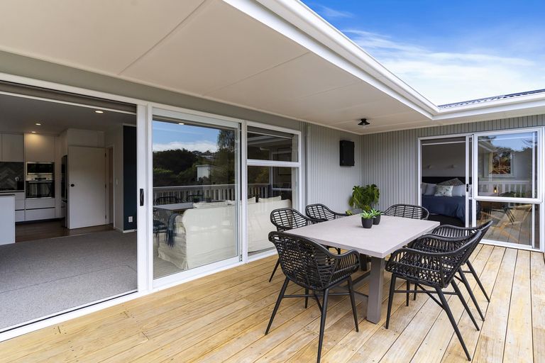 Photo of property in 2/16 Castleton Drive, Howick, Auckland, 2014