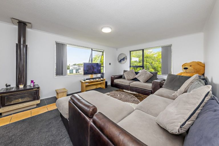 Photo of property in 38 Burundi Avenue, Clendon Park, Auckland, 2103