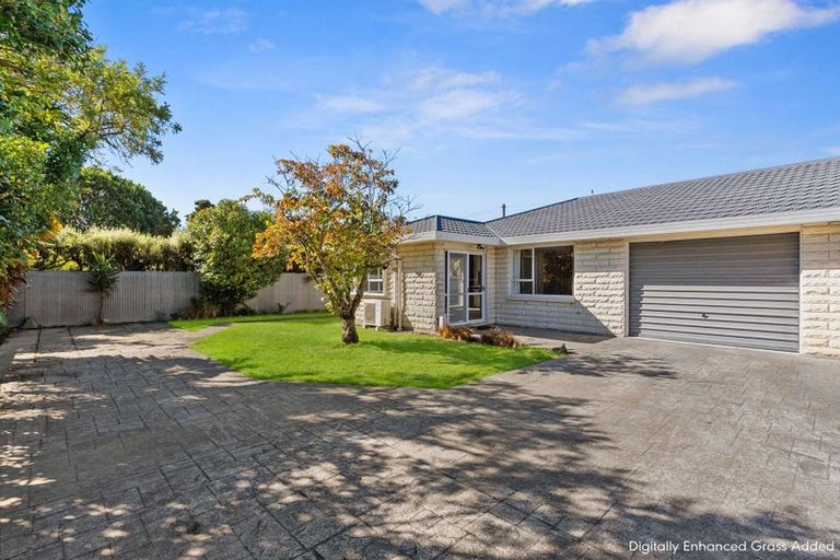 Photo of property in 2/20 Sawyers Arms Road, Northcote, Christchurch, 8052