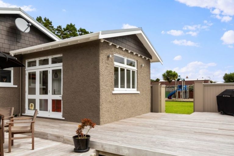 Photo of property in 30 Wallace Place, Westown, New Plymouth, 4310