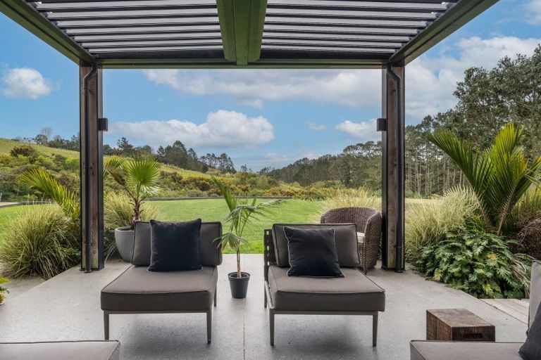 Photo of property in 426 Whitford Road, Whitford, Howick, 2571