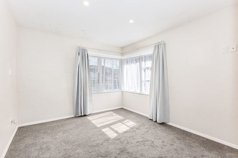 Photo of property in 21 Peel Place, Wainuiomata, Lower Hutt, 5014