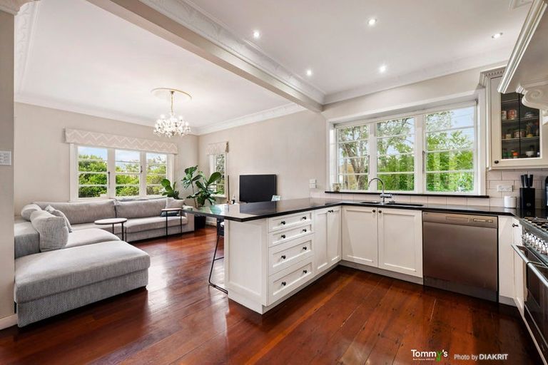 Photo of property in 1 Homewood Avenue, Karori, Wellington, 6012