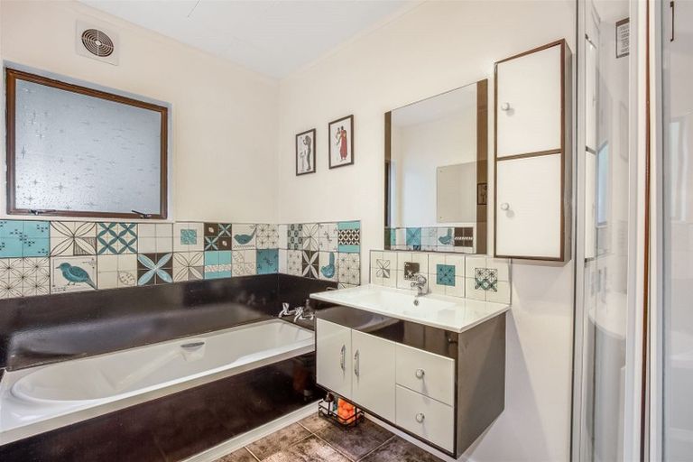 Photo of property in 5 Bobstay Lane, Whitby, Porirua, 5024