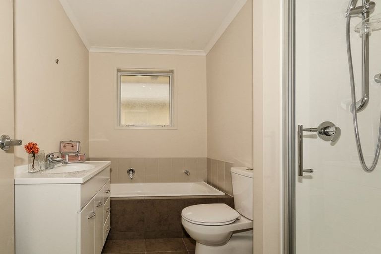 Photo of property in 19 Anna Lane, Glen Eden, Auckland, 0602