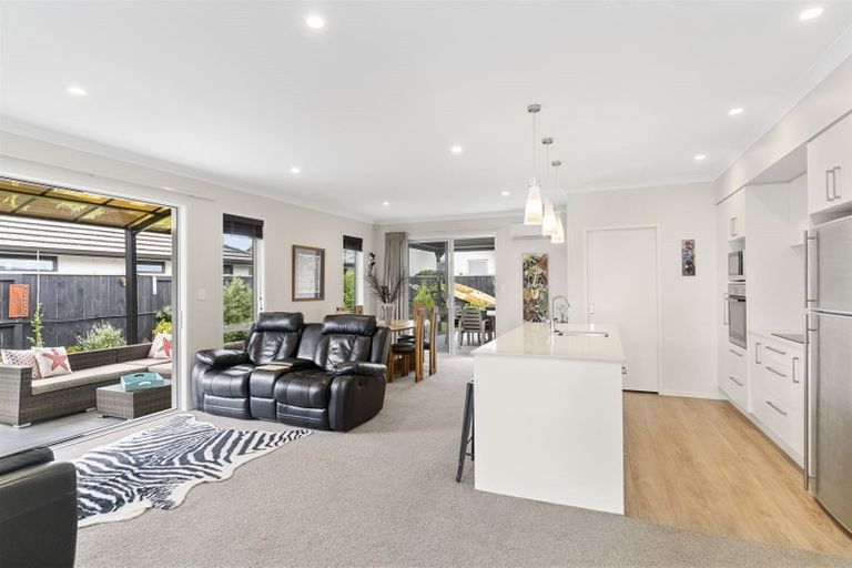 Photo of property in 77 Sandhurst Drive, Papamoa Beach, Papamoa, 3118