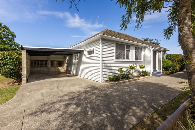 Photo of property in 9 Hammond Road, Taradale, Napier, 4112