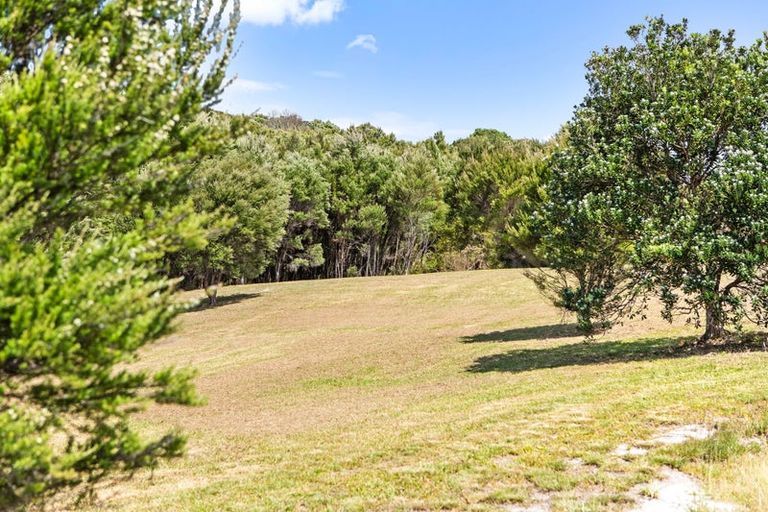 Photo of property in 129 Stratford Drive, Cable Bay, 0420