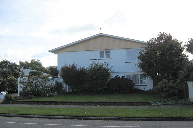 Photo of property in 11 Grahams Road, Ilam, Christchurch, 8041