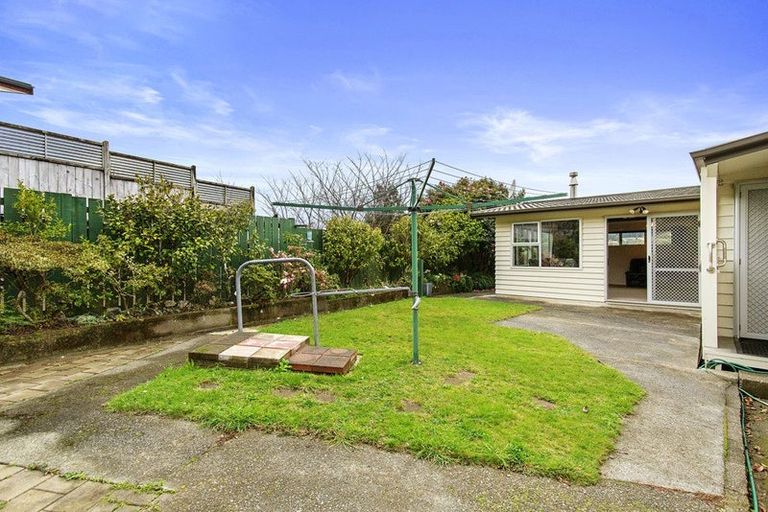 Photo of property in 32 Turriff Crescent, Tawa, Wellington, 5028