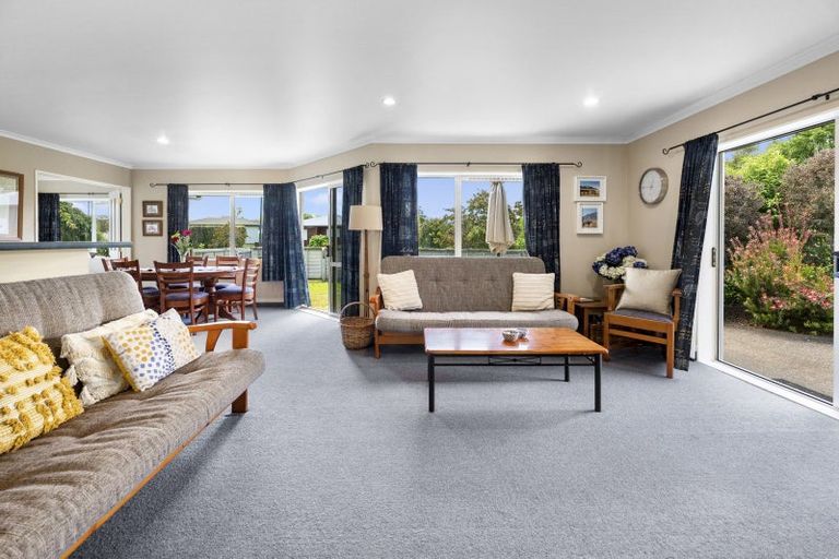 Photo of property in 4 Lakemere Way, Kinloch, Taupo, 3377